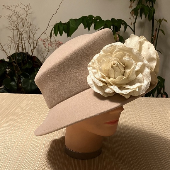 Elegant Cream Floral Women\'s Hat main image 4